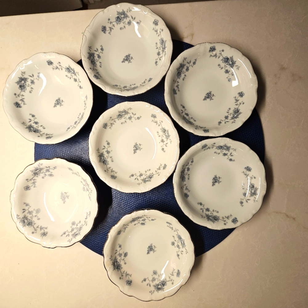 Blue Garland fruit/dessert bowls